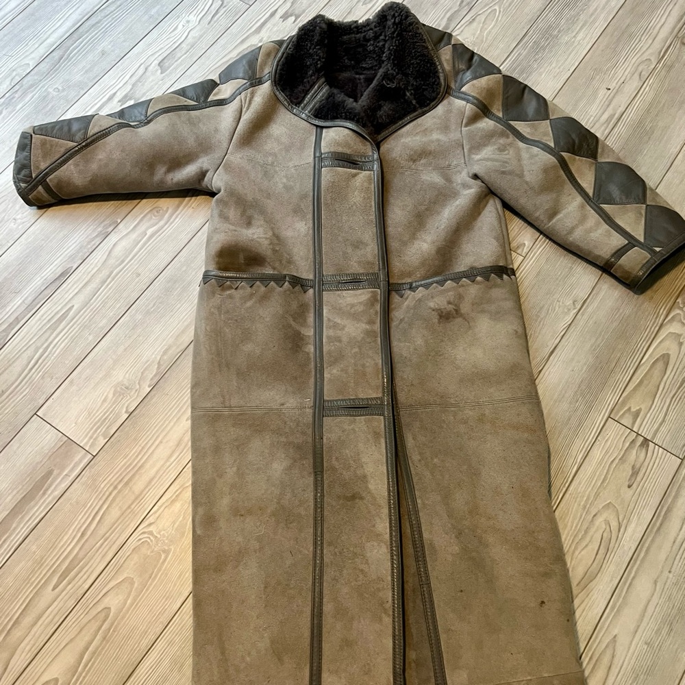 Friitala shearling gray coat  with diamond design along sleeves. Large.